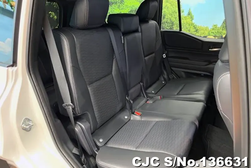 Toyota Land Cruiser 250 in Pearl for Sale Image 4