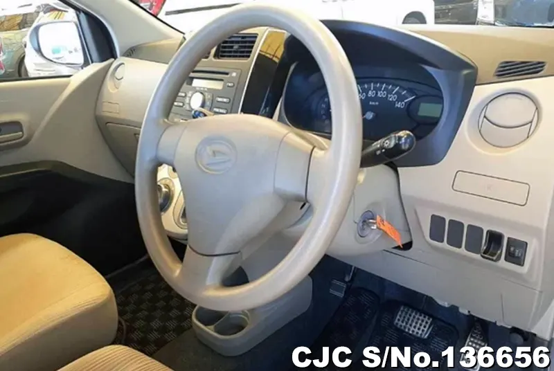 Daihatsu Mira in Silver for Sale Image 6