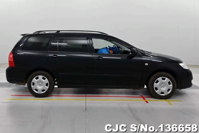Toyota Corolla Fielder in Black for Sale Image 6