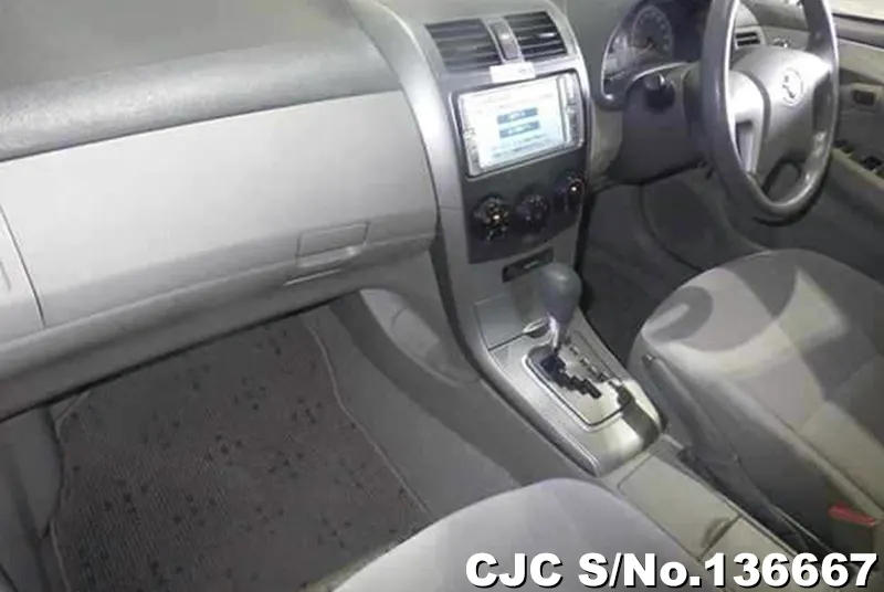 Toyota Corolla Axio in White for Sale Image 4