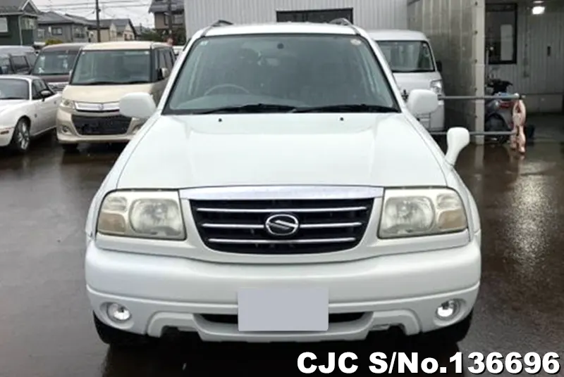 Suzuki Escudo in White for Sale Image 4