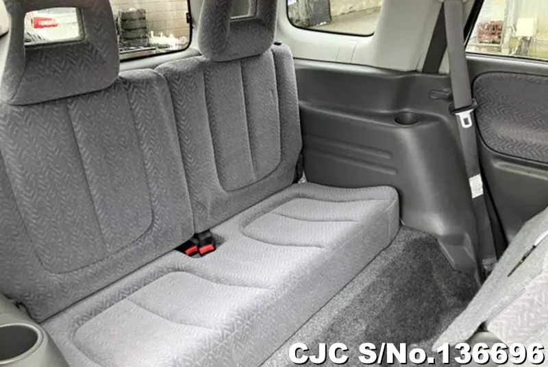Suzuki Escudo in White for Sale Image 11