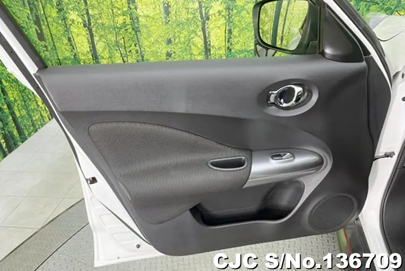 Nissan Juke in White for Sale Image 9