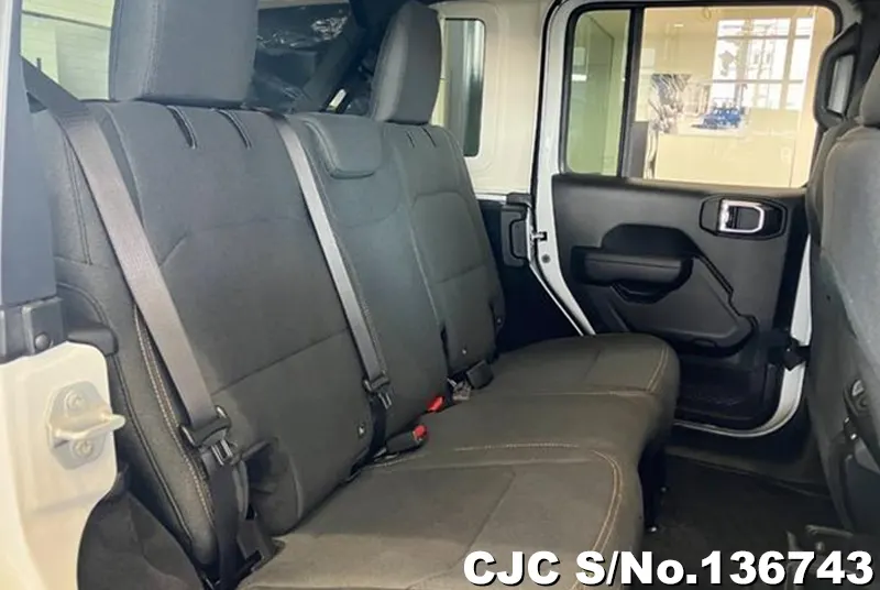 Chrysler Jeep Wrangler in White for Sale Image 10