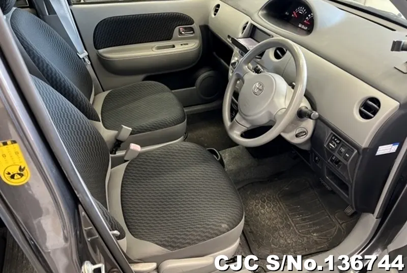 Toyota Sienta in Gray for Sale Image 6
