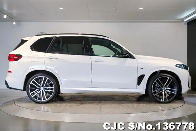 BMW X5 in White for Sale Image 6