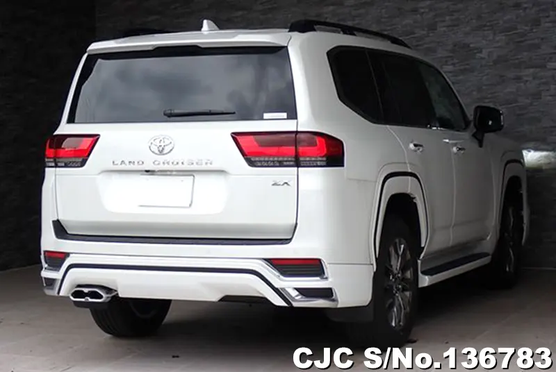 Toyota Land Cruiser in Pearl for Sale Image 2