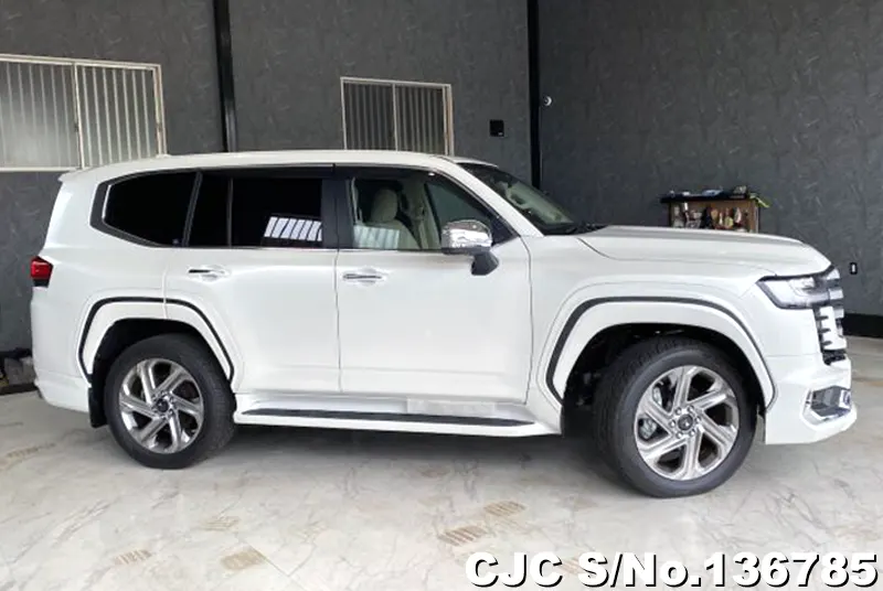 Toyota Land Cruiser in Pearl for Sale Image 6