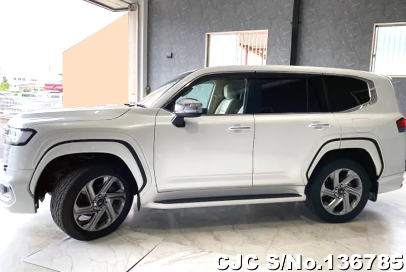 Toyota Land Cruiser in Pearl for Sale Image 7
