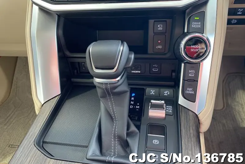 Toyota Land Cruiser in Pearl for Sale Image 13