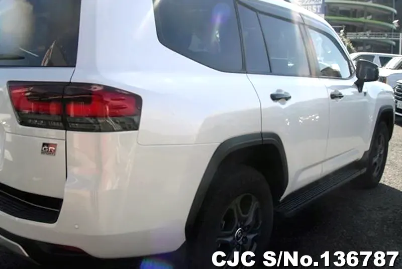 Toyota Land Cruiser in Pearl for Sale Image 2