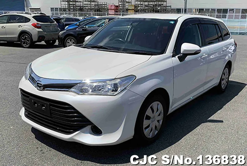 Toyota Corolla Fielder in Pearl for Sale Image 3