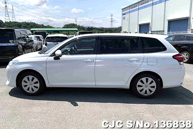 Toyota Corolla Fielder in Pearl for Sale Image 7
