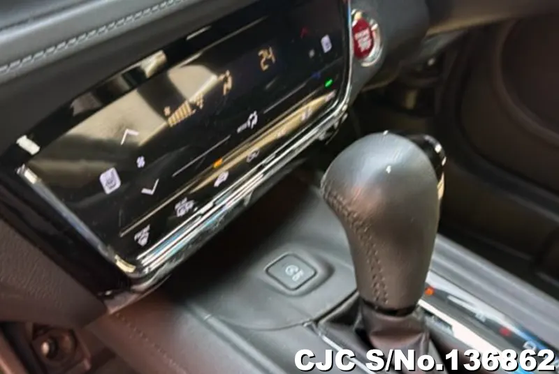 Honda Vezel in Black for Sale Image 8
