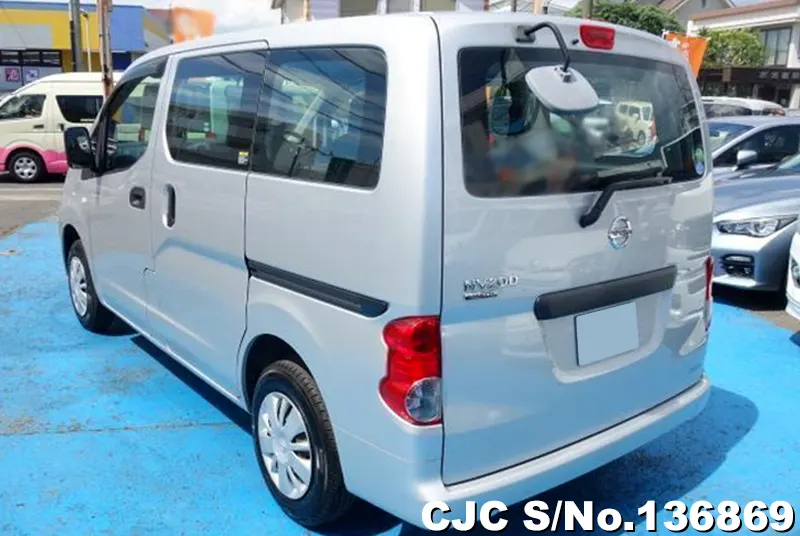 Nissan NV200 in Silver for Sale Image 1