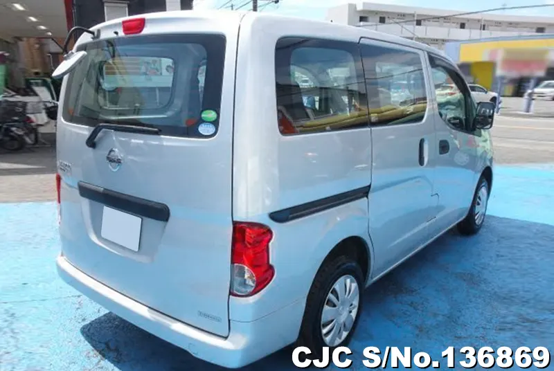Nissan NV200 in Silver for Sale Image 2