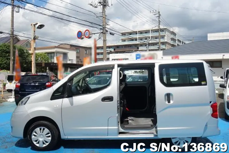 Nissan NV200 in Silver for Sale Image 5