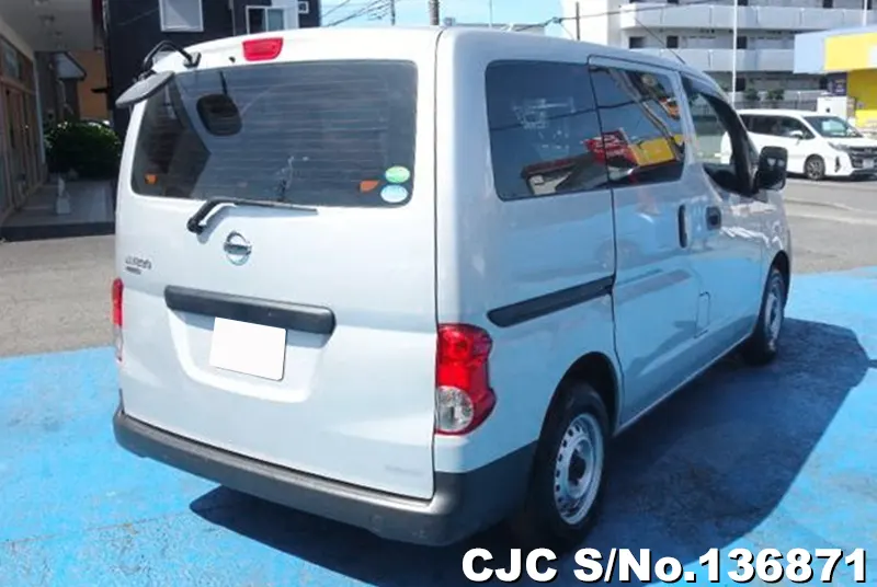 Nissan NV200 in Silver for Sale Image 2