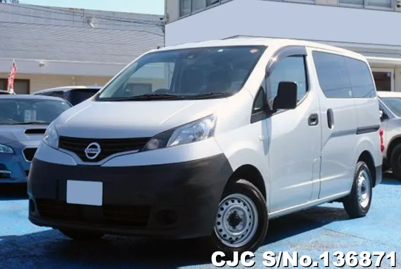 Nissan NV200 in Silver for Sale Image 3