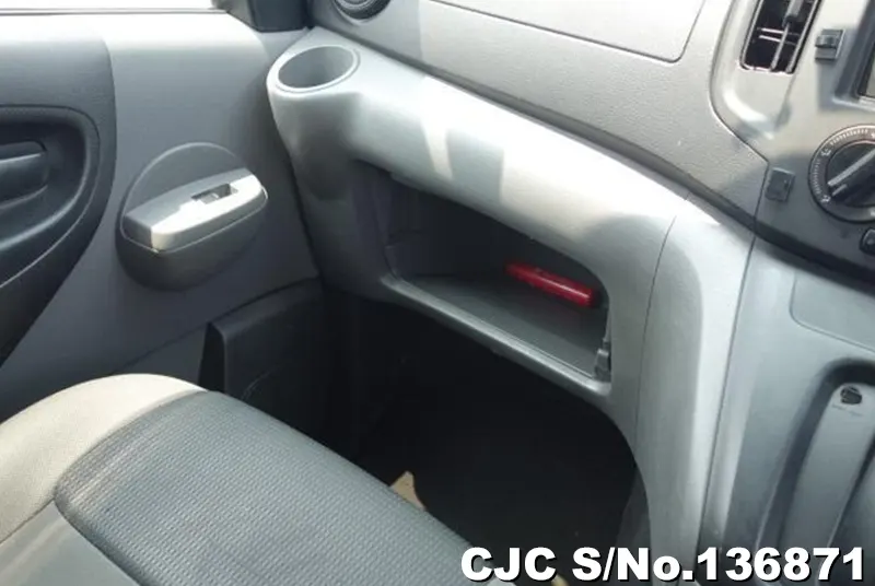 Nissan NV200 in Silver for Sale Image 13