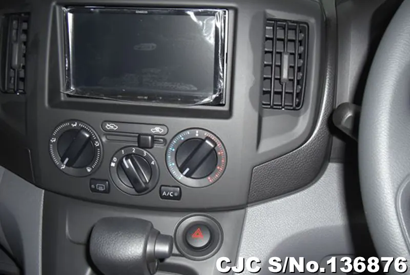 Nissan NV200 in White for Sale Image 5