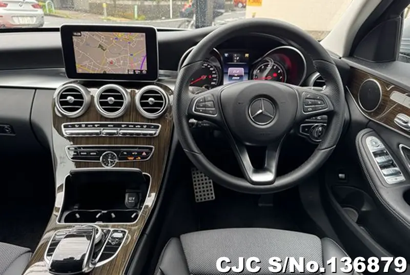 Mercedes Benz C Class in Silver for Sale Image 4
