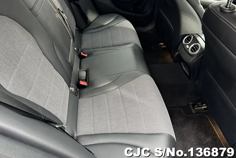 Mercedes Benz C Class in Silver for Sale Image 8