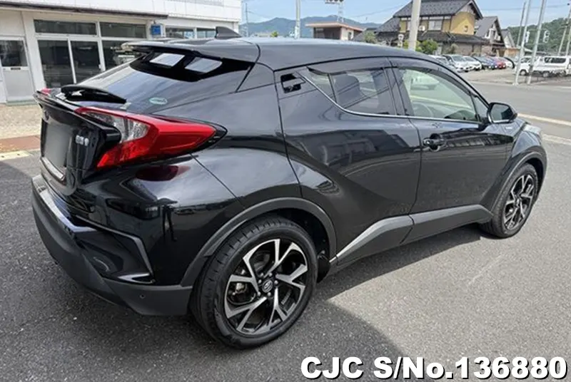 Toyota C-HR in Black for Sale Image 2