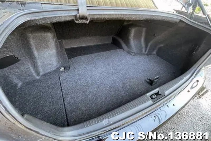 Toyota Crown in Black for Sale Image 9