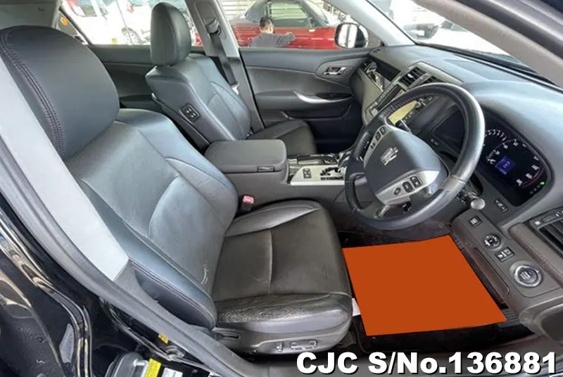 Toyota Crown in Black for Sale Image 12