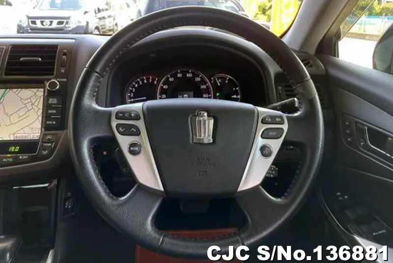 Toyota Crown in Black for Sale Image 18