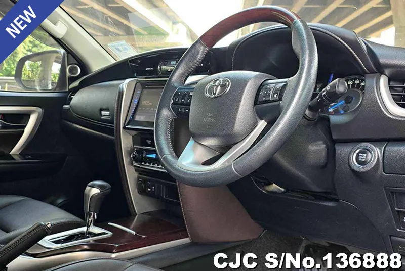 Toyota Fortuner in Black for Sale Image 8