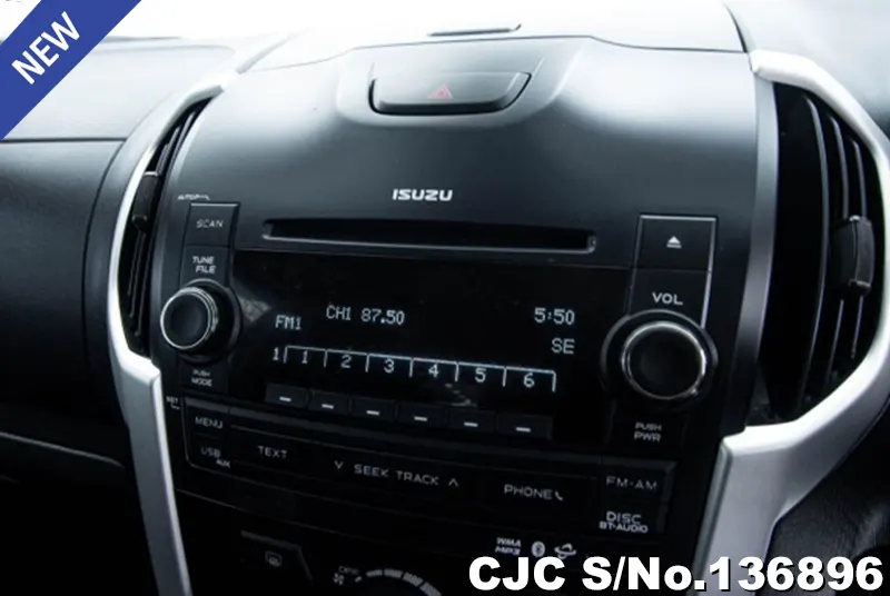 Isuzu D-Max in Gray for Sale Image 10