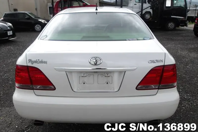 Toyota Crown in White for Sale Image 4