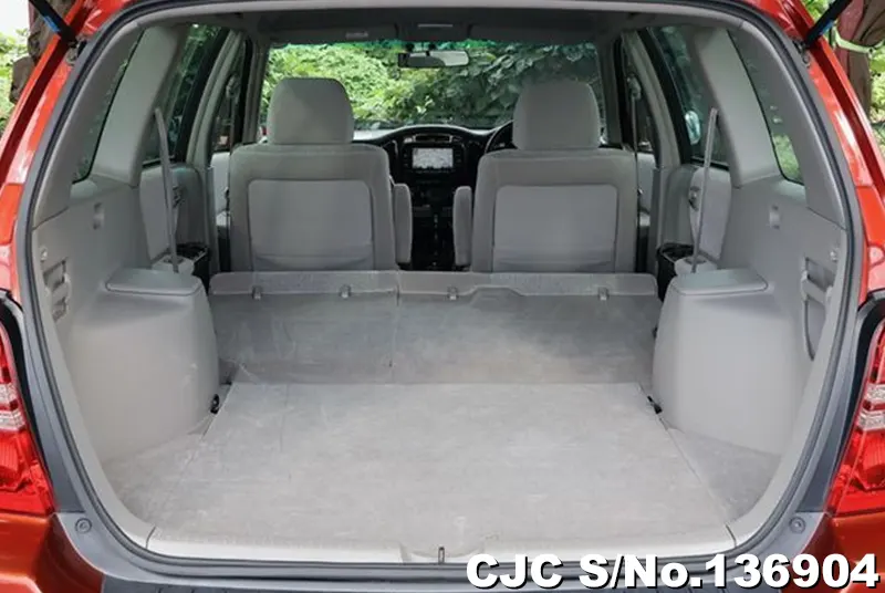 Toyota Kluger in Red for Sale Image 10