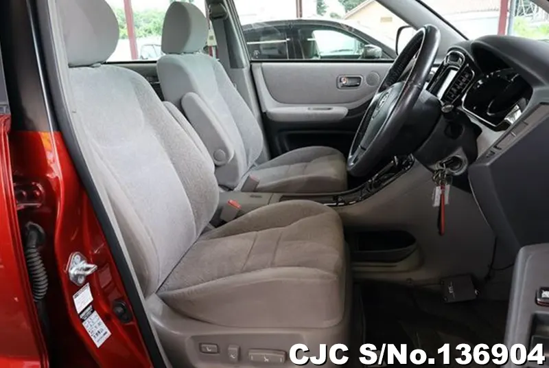 Toyota Kluger in Red for Sale Image 11