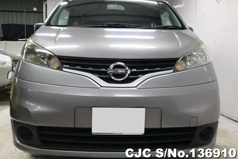 Nissan NV200 in Silver for Sale Image 2