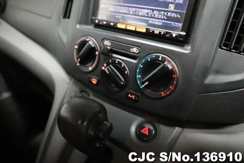 Nissan NV200 in Silver for Sale Image 11