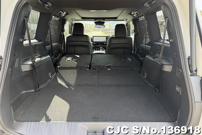 Lexus GX 550 in Pearl for Sale Image 8