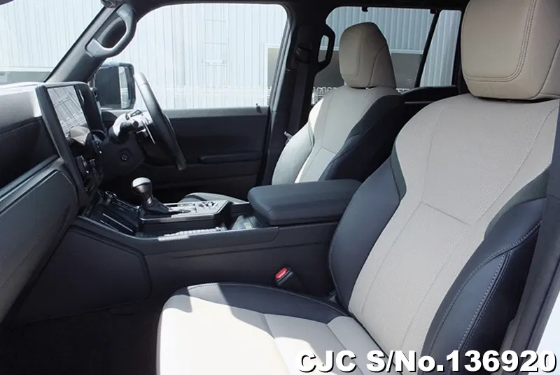 Lexus GX 550 in Pearl for Sale Image 11