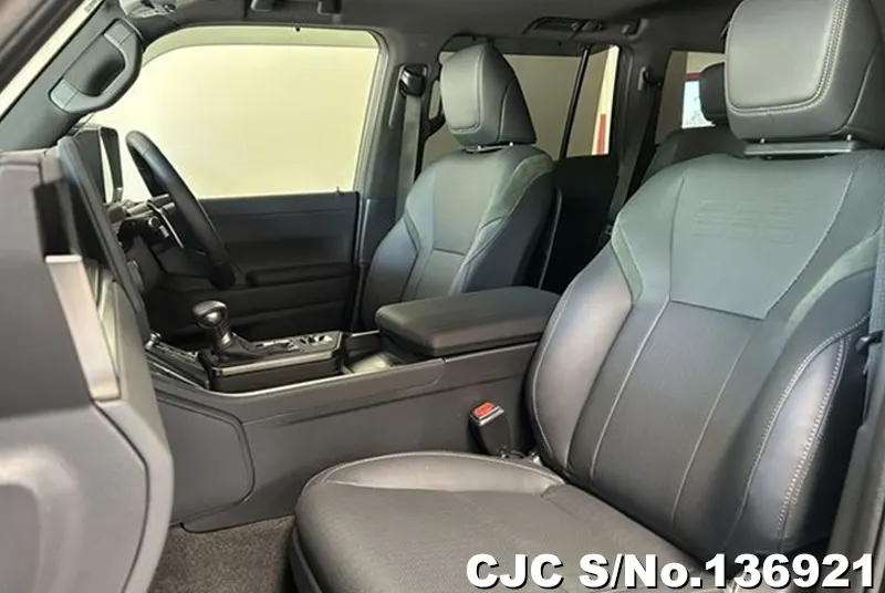 Lexus GX 550 in Black for Sale Image 7