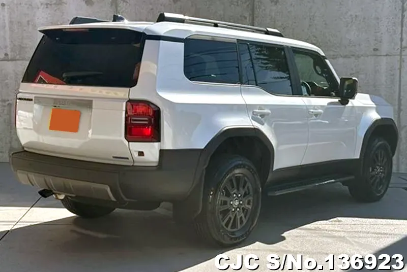 Toyota Land Cruiser 250 in Pearl for Sale Image 1