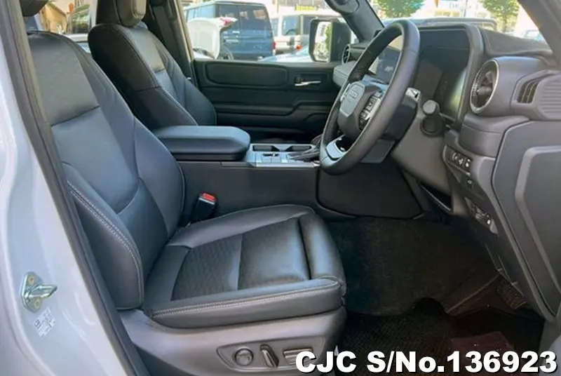 Toyota Land Cruiser 250 in Pearl for Sale Image 6