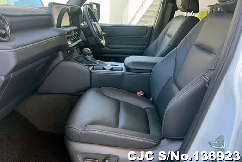 Toyota Land Cruiser 250 in Pearl for Sale Image 7