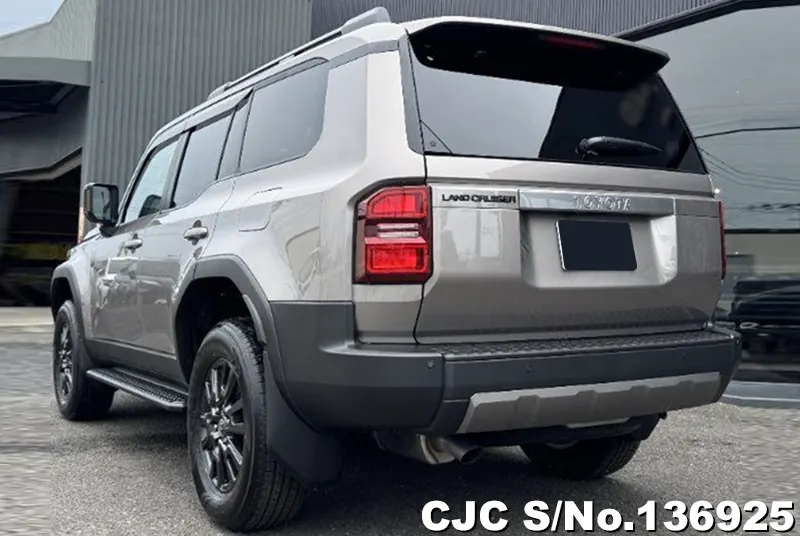 Toyota Land Cruiser 250 in Gray for Sale Image 1