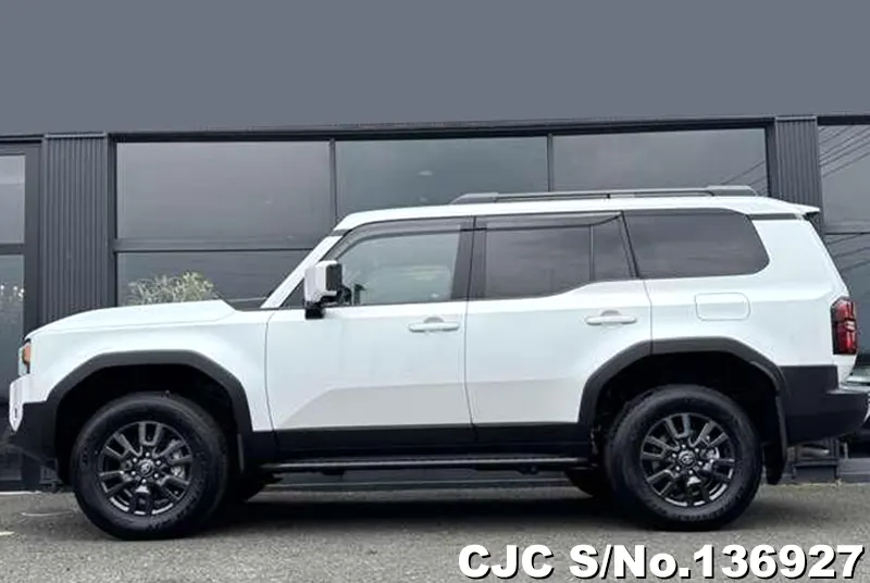 Toyota Land Cruiser 250 in Pearl for Sale Image 4