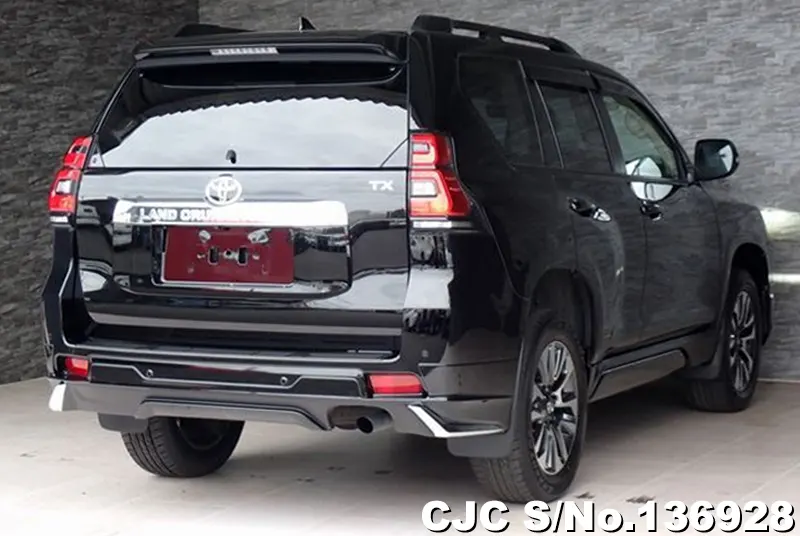 Toyota Land Cruiser Prado in Black for Sale Image 2