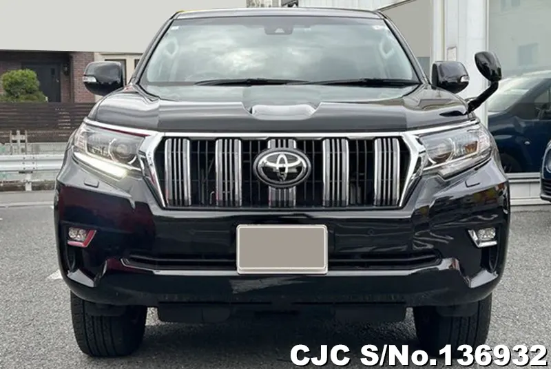 Toyota Land Cruiser Prado in Black for Sale Image 4