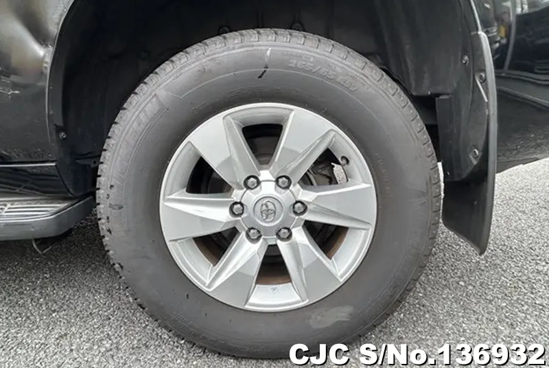 Toyota Land Cruiser Prado in Black for Sale Image 18