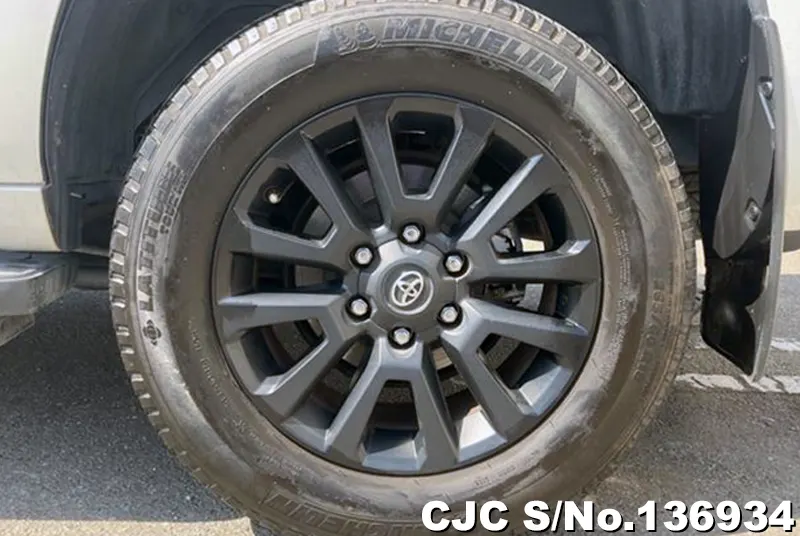 Toyota Land Cruiser Prado in Pearl for Sale Image 9